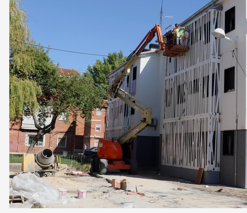 Así va la reforma de los bloques de viviendas del 29 de Octubre, en Pajarillos