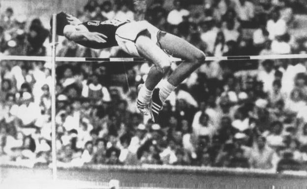 Dick Fosbury, el adelantado que venció a la fuerza de la gravedad