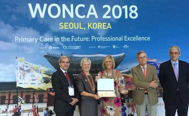 La vallisoletana Verónica Casado recoge en Seúl el premio a la mejor médico del mundo