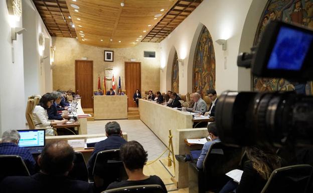 PP y Cs refuerzan su alianza para aprobar las ordenanzas y plantar cara a Ganemos