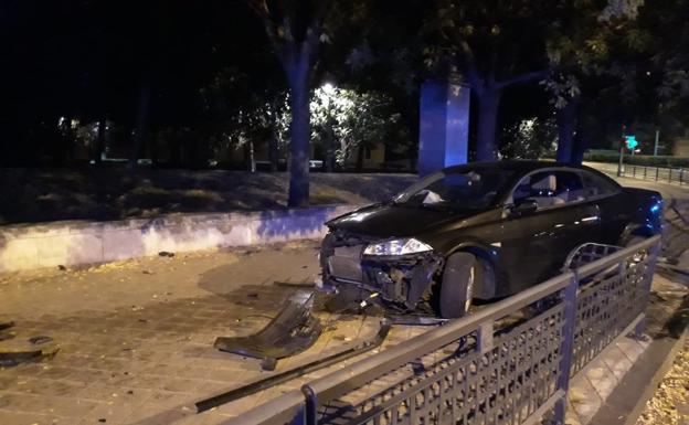 Un conductor novel se sale de la vía y da positivo en alcohol en la avenida Salamanca de Valladolid