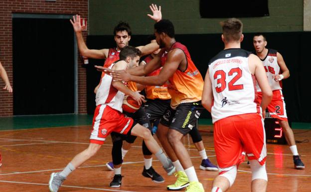 El Aquimisa Carbajosa se queda sin fuerzas esta vez en la prórroga y cae en Galicia (87-76)
