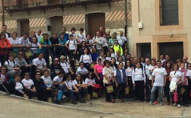 La ruta de Caballar a Puebla de Pedraza reúne a 120 peregrinos en torno a San Frutos