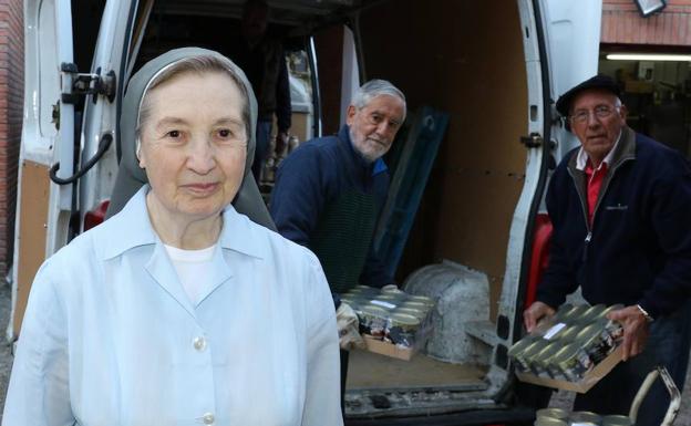 Un premio para la despensa solidaria de la hermana Gloria