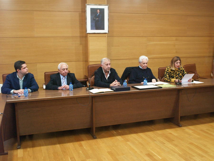 Concesión titulo Hijo Predilecto de la Villa de Íscar a Joaquín Maldonado Macanaz