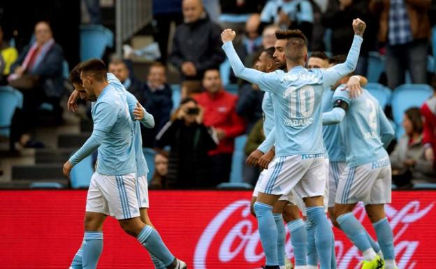 Iago Aspas, con un triplete, salva a Antonio Mohamed