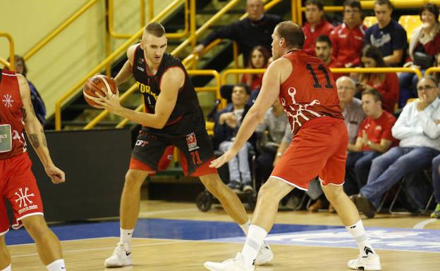 La Antigua CB Tormes cae en un día aciago ante el Grupo Eleyko Baskonia (74-57)