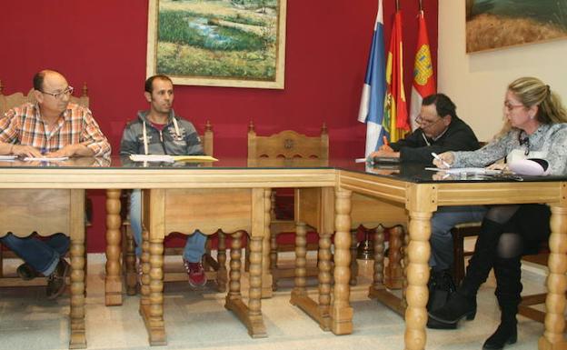 El Procurador del Común admite a trámite la queja de la exalcaldesa de Mudrián