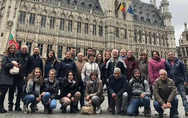 Atrapada en Bruselas la expedición del grupo teatral de Fuentepelayo