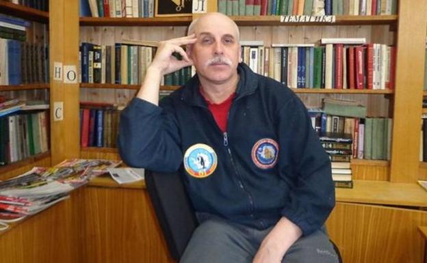 Un científico apuñala a otro en la Antártida por revelarle el final de varios libros