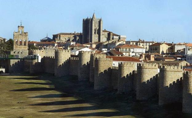 Los restos romanos de la muralla de Ávila, a la vista solo unos días