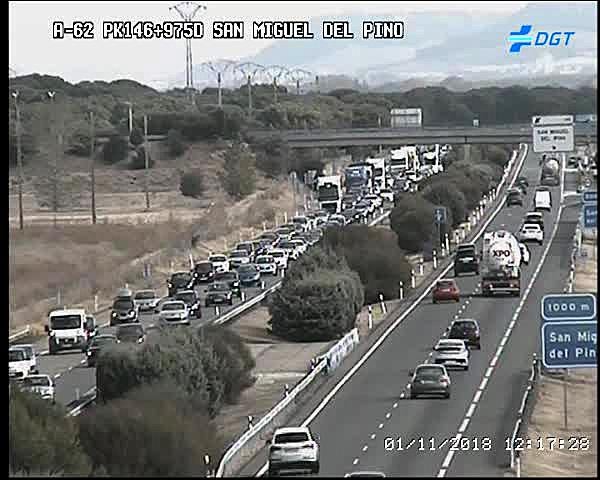 Cinco kilómetros de retenciones por una colisión entre tres turismos en la A-62 en Tordesillas