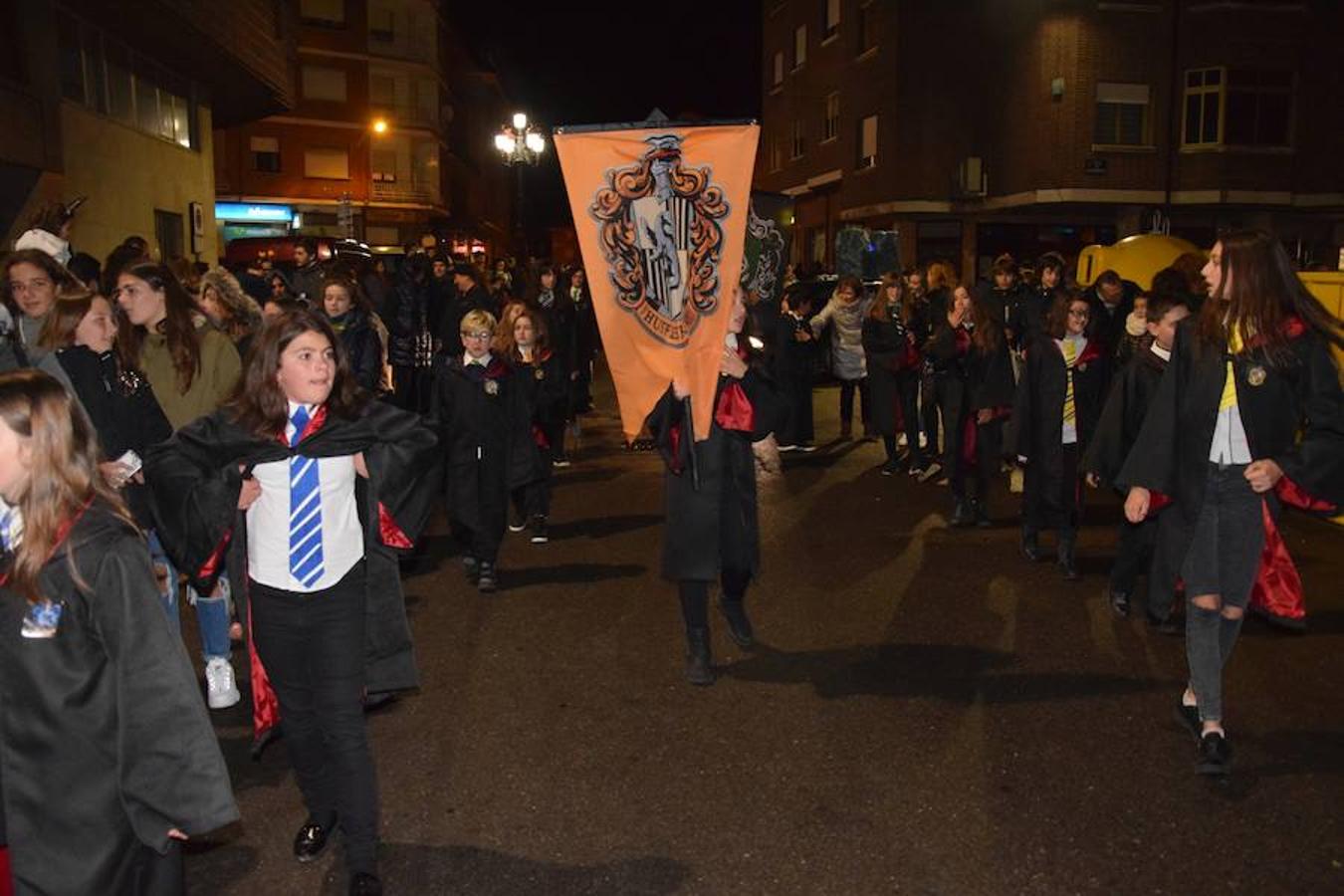 Guardo disfruta del desfile de Halloween