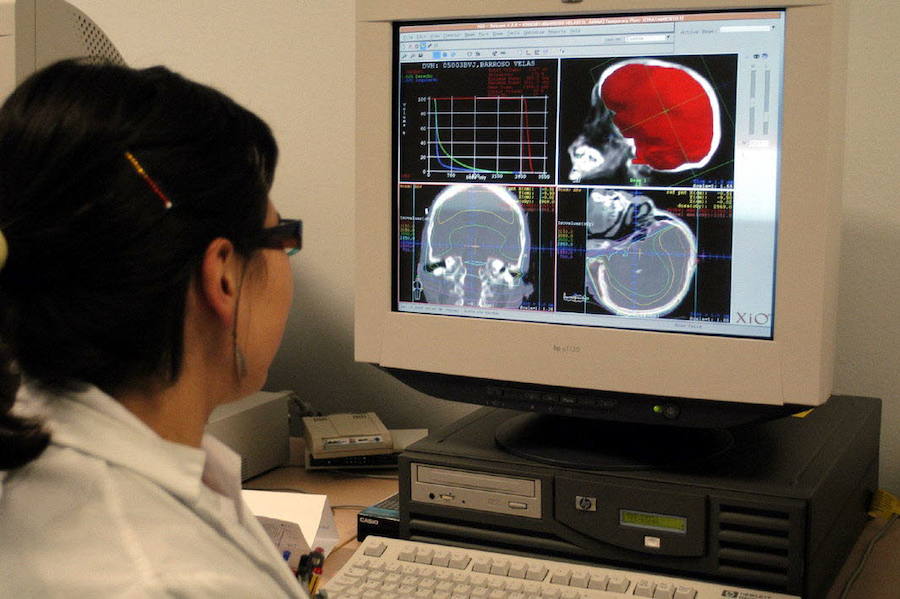 El PSOE anuncia iniciativas en todas las administraciones para reclamar la unidad de radioterapia