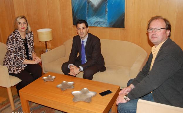 Las agencias y los empresarios proponen dotar al aeropuerto de Salamanca de nuevas rutas comerciales