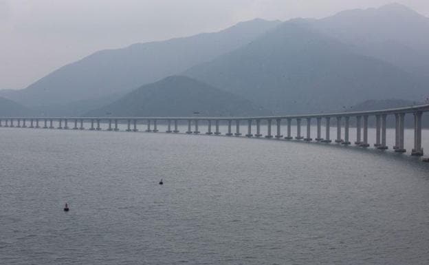 El puente más largo del mundo, que une Hong Kong y Macao, fabricado con acero leonés