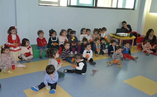 51 de los 60 alumnos de la Escuela Infantil cuentan con bonificaciones municipales