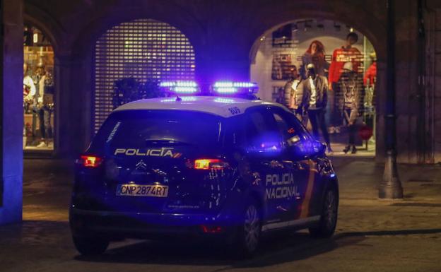 Herido grave tras colisionar contra una farola cuando huía de la Policía