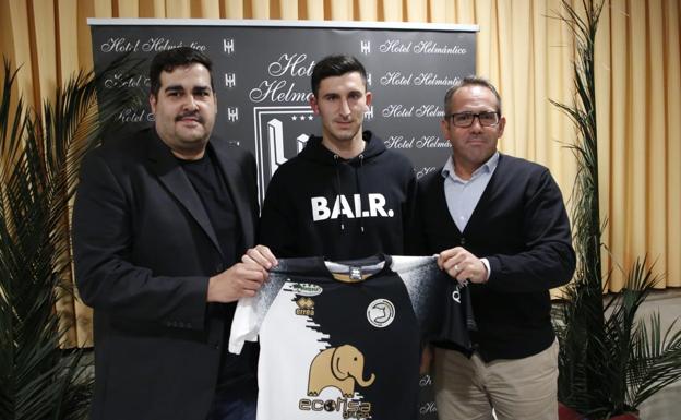 Etxeberria: «Para el mercado invernal no queremos tocar pero que tampoco nadie esté a disgusto en Unionistas»