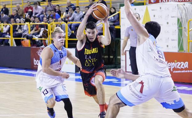 La Antigua CB Tormes vuelve a tirar de la épica y tumba al líder en la prórroga (79-72)