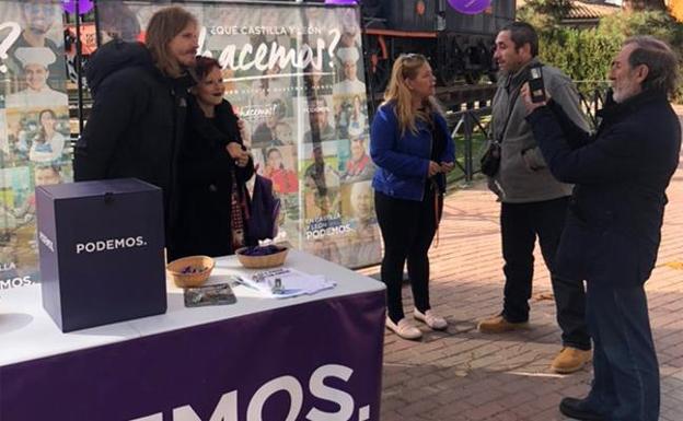 Pablo Fernández afirma en Arévalo que para frenar la despoblación hay que ofrecer servicios públicos