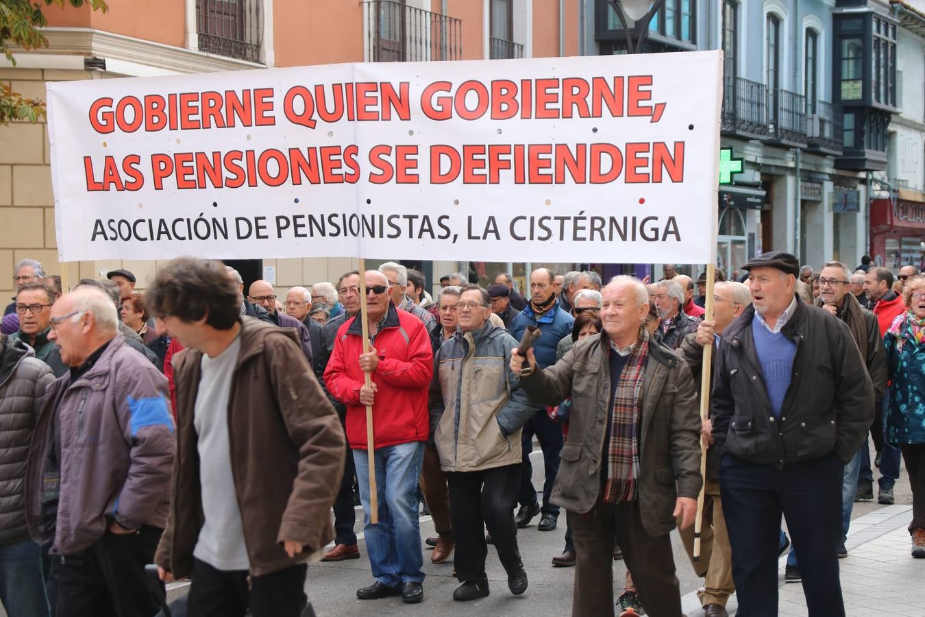 Manifestación en Valladolid en defensa del sistema público de pensiones