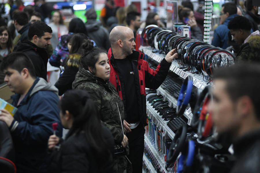 Apertura de la nueva tienda de MediaMarkt en RÍO Shopping (Valladolid)