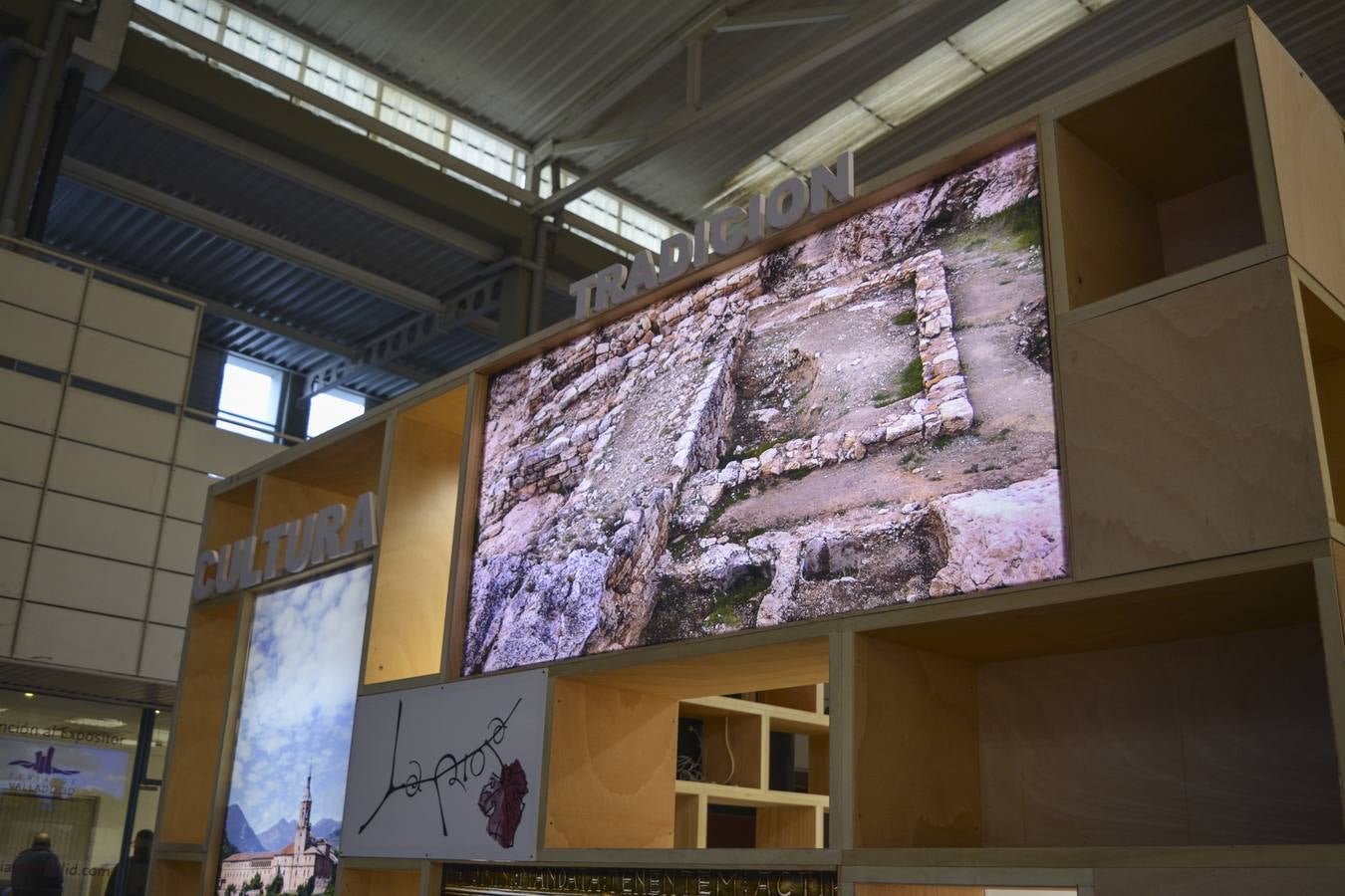 Preparativos para la apertura de Intur 2018