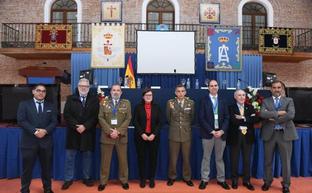 Luis Fernández (Incibe), Luis Roso (Usal), Tte. coronel Elipe, Teresa Riesgo (Mº. Ciencia), coronel Aguado (Dtor. Caballería), Óscar Martínez (vicerrector UVA), J. Ramón Perán (Cartif) y J. Carlos Merino. :/R. JIMÉNEZ