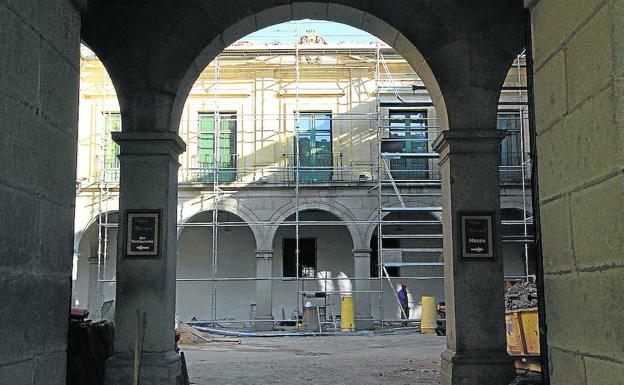 El Museo de la Orfebrería Religiosa abrirá este invierno en el Palacio Episcopal con cien obras