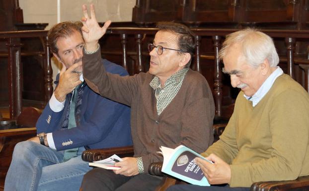 Víctor Sampedro, en pie de guerra contra el «sistema de vigilancia masiva»