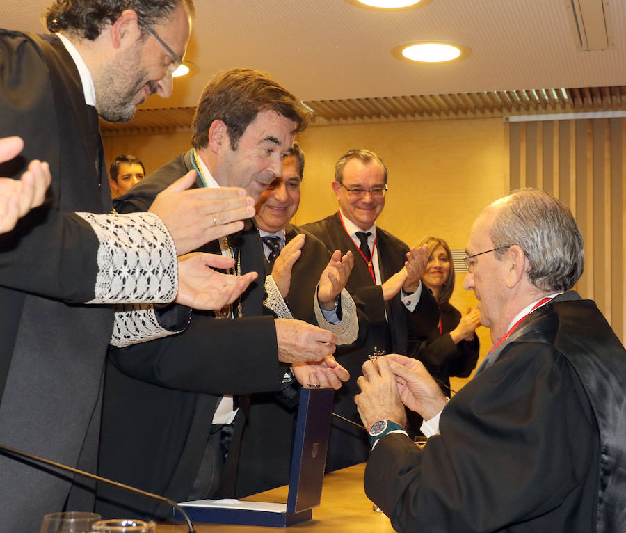 El Colegio de Abogados de Valladolid premia a José María Tejerina