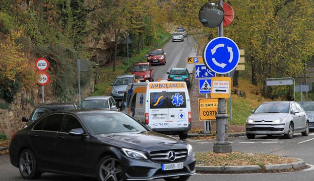 La obra de la SG-20 colapsa calles de la capital segoviana con hasta 11.700 vehículos diarios