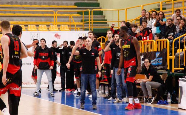 Otro colíder en el camino del necesitado La Antigua CB Tormes ante el Iraurgi vasco