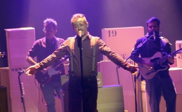 Love of Lesbian; la paradoja del indie popular