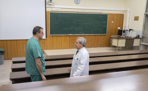 Medicina tiene 24 profesores listos para dar el relevo generacional, pero no plazas