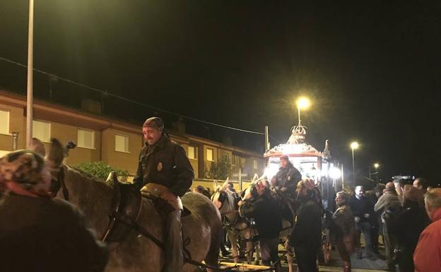 Los vecinos de Nava se vuelcan con su patrona, la Virgen de los Pegotes