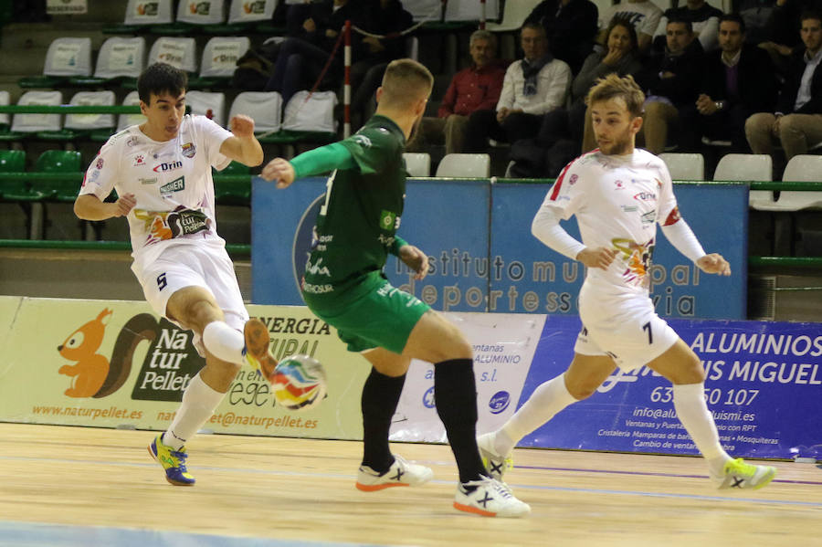 Empate entre Naturpellet Segovia y Antequera (2-2)
