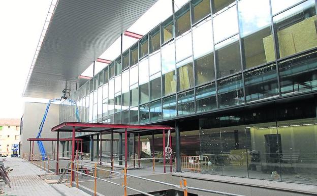 Equipar el nuevo edificio del campus María Zambrano costará dos millones de euros