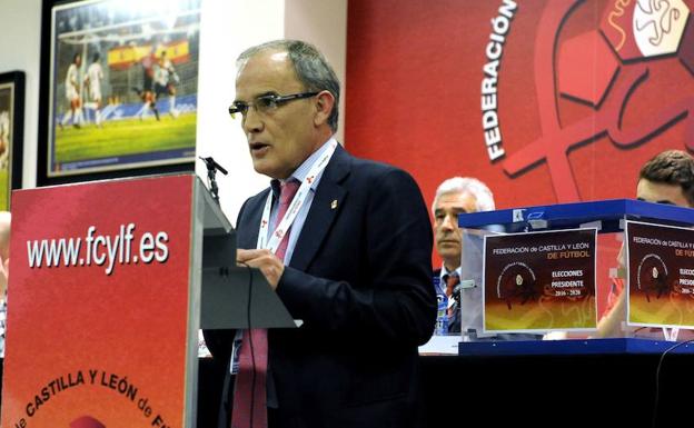 El Deportivo Palencia exige la dimisión del presidente de la federación regional de fútbol