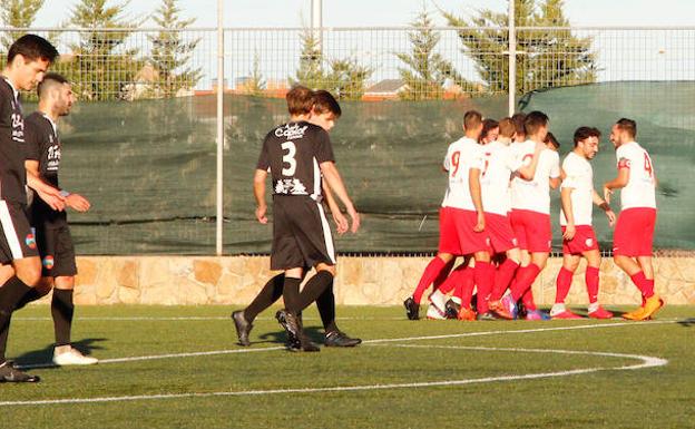 La UD Santa Marta golea al colista Uxama y se aleja de la zona caliente (4-1)