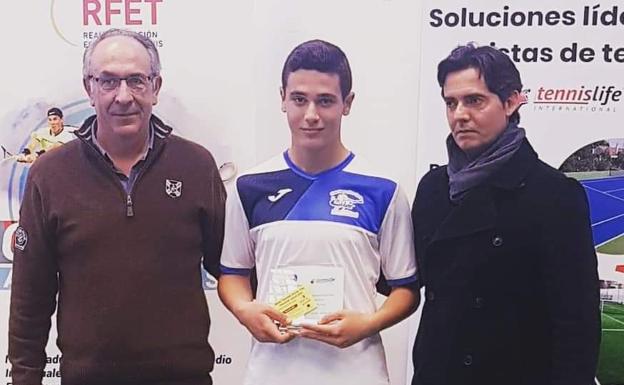 Doblete del infantil albense Carlos Sierra el mismo fin de semana ganando dos torneos