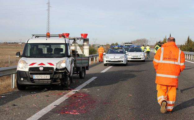 Fallece un trabajador de mantenimiento en la A-231 al ser atropellado por un camión en El Burgo Ranero