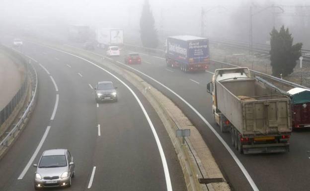 La niebla complica el tráfico en varias carreteras de Valladolid, Palencia, León, Salamanca y Zamora