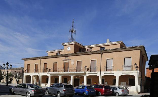 Dos heridos por intoxicación de productos químicos en la depuradora de Fuentes de Nava