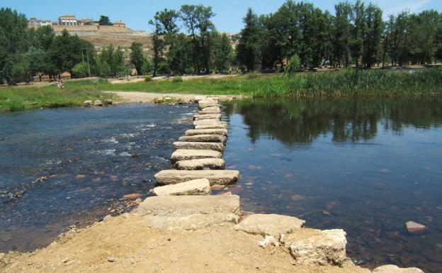 La CHD autoriza al Ayuntamiento a colocar una pasarela sobre el Águeda en Ciudad Rodrigo