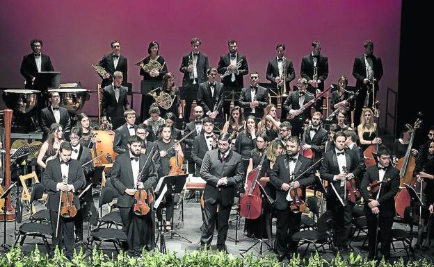 Robinson Crusoe y el conde Ansúrez, en el concierto de Año Nuevo en el teatro Zorrilla de Valladolid