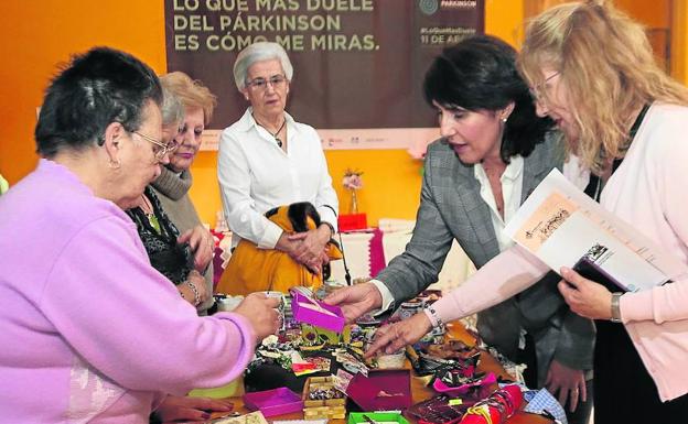 Un tercio de los enfermos de párkinson viven en pueblos de menos de 10.000 vecinos