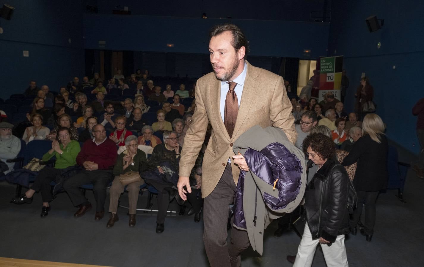 Asamblea de vecinos en el barrio de La Rondilla