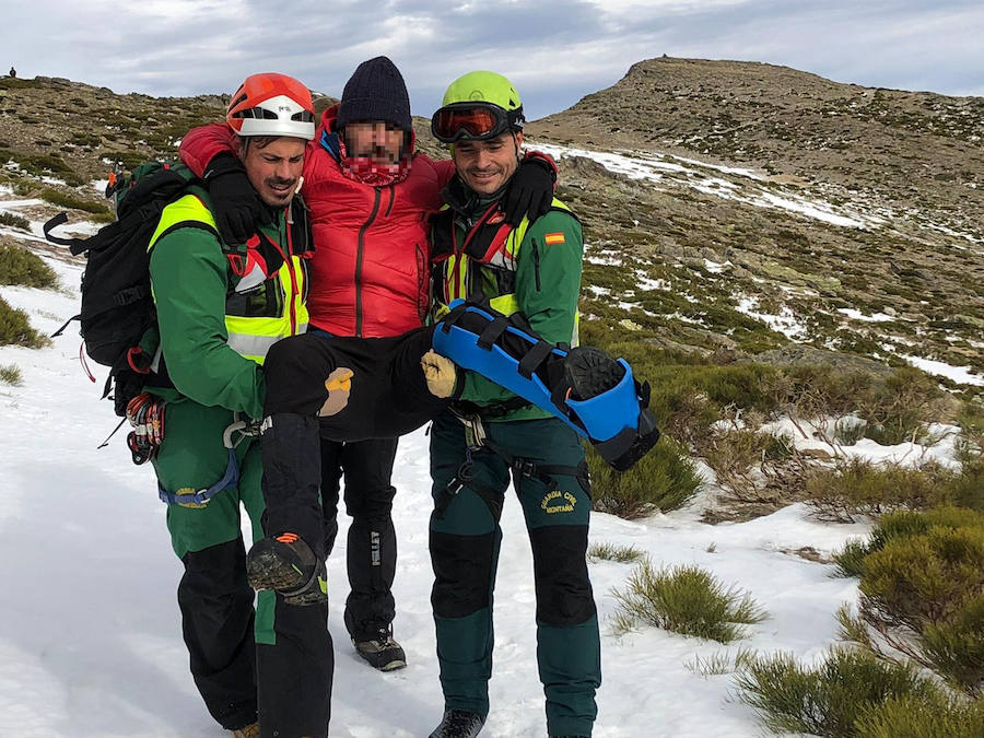 Rescatado en helicóptero un montañero en el Pico del Lobo
